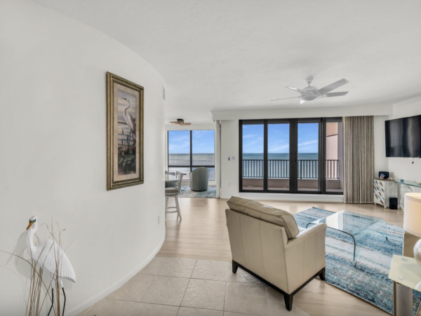 South end Marco Island Luxury Condo 3 month minimum
